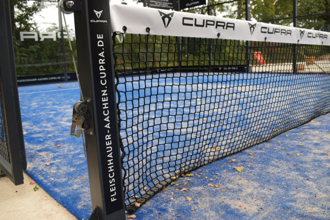 Padelplatz beim TC Rot-Weiß Jülich mit Cupra-Sponsoring